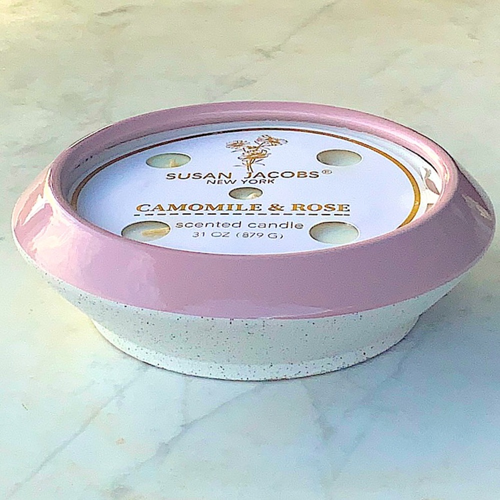 SUSAN JACOBS NEW YORK CANDLE CAMOMILE & ROSE NEW 5 WICK 31 OZ